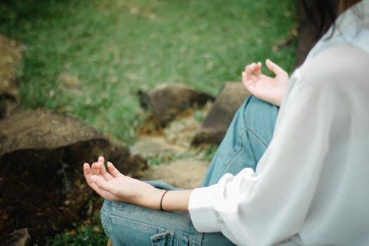 Jak meditace zlepšuje životy: Vědecký pohled a praktické tipy